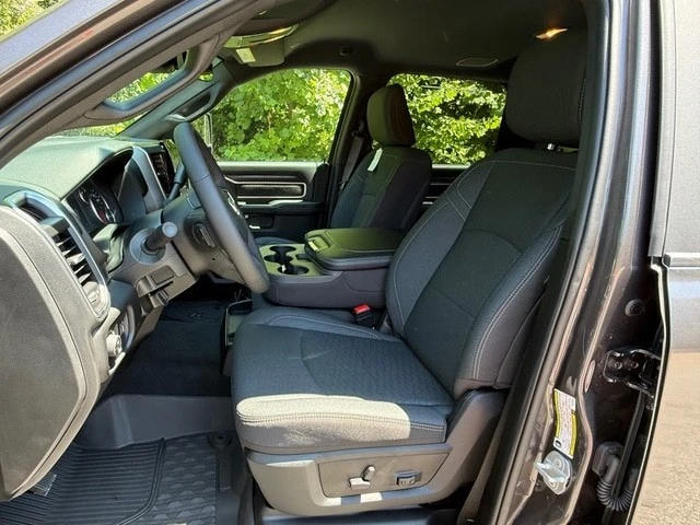 2026 Ram 3500 - Image 14 of 31
