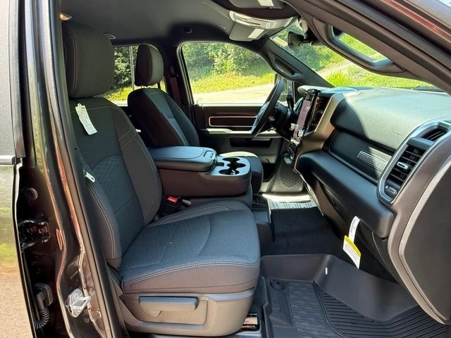 2026 Ram 3500 - Image 21 of 31