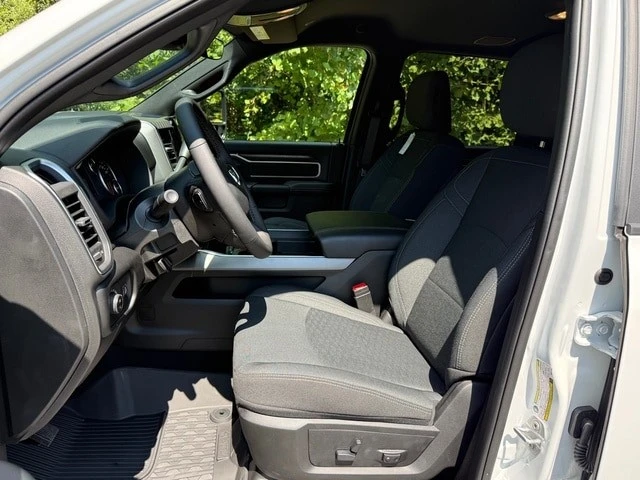 2026 Ram 3500 - Image 13 of 31