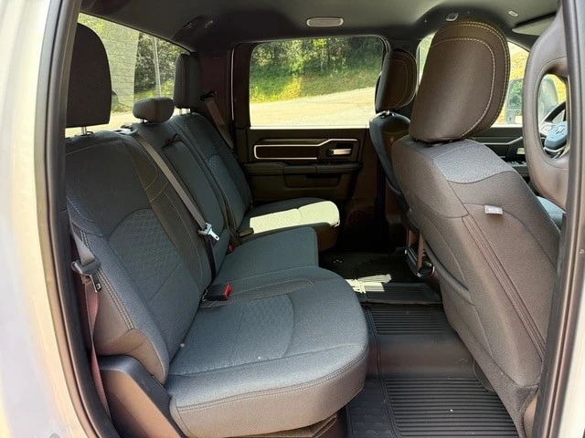 2026 Ram 3500 - Image 16 of 31