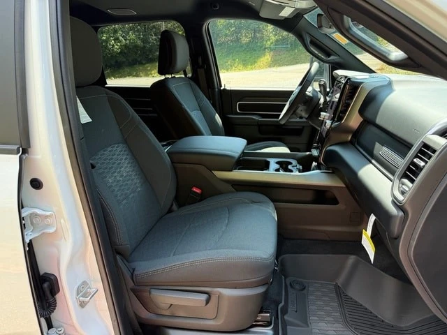 2026 Ram 3500 - Image 18 of 31