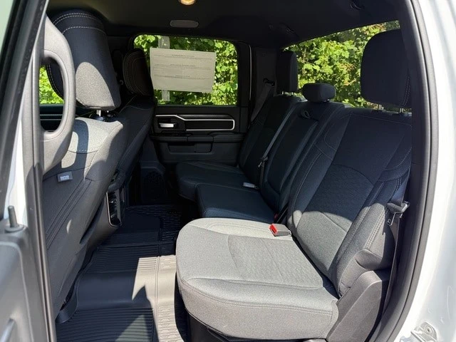 2026 Ram 3500 - Image 15 of 31