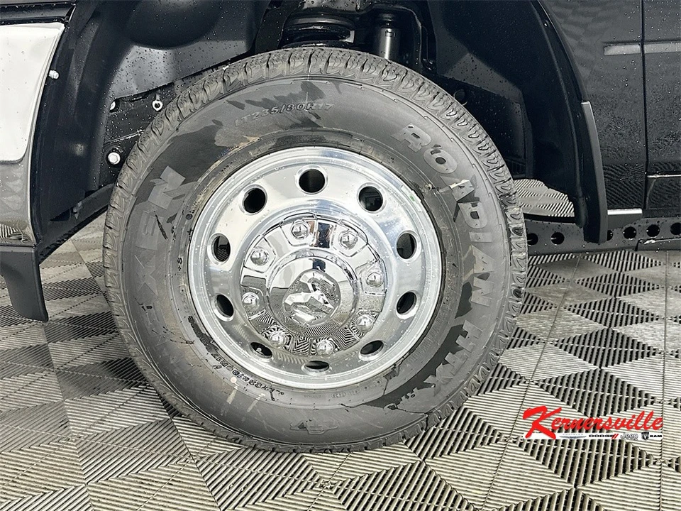 2026 Ram 3500 - Image 17 of 21