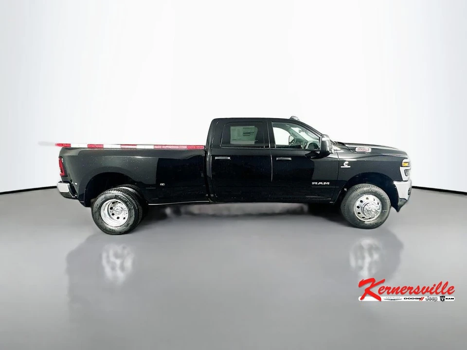 2026 Ram 3500 - Image 8 of 12