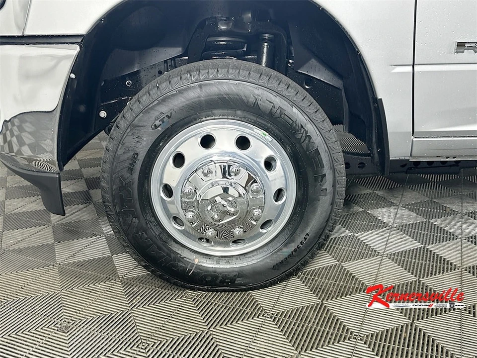 2026 Ram 3500 - Image 17 of 21