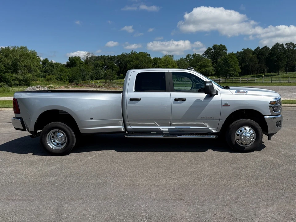2026 Ram 3500 - Image 8 of 31