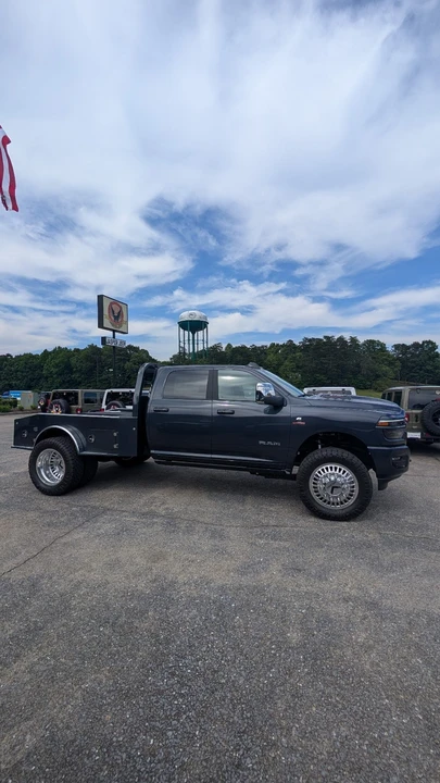 2026 Ram 3500 - Image 15 of 17