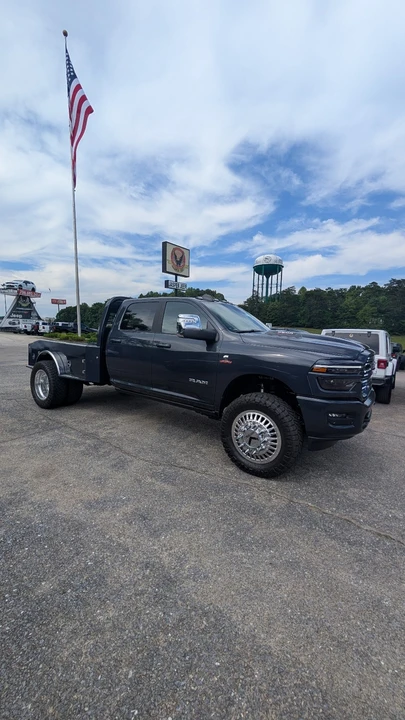 2026 Ram 3500 - Image 14 of 17