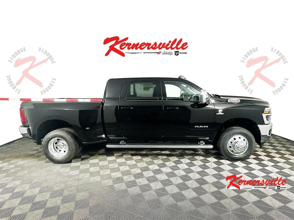 2026 Ram 3500 - Image 8 of 12