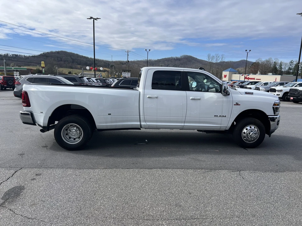 2026 Ram 3500 - Image 4 of 31