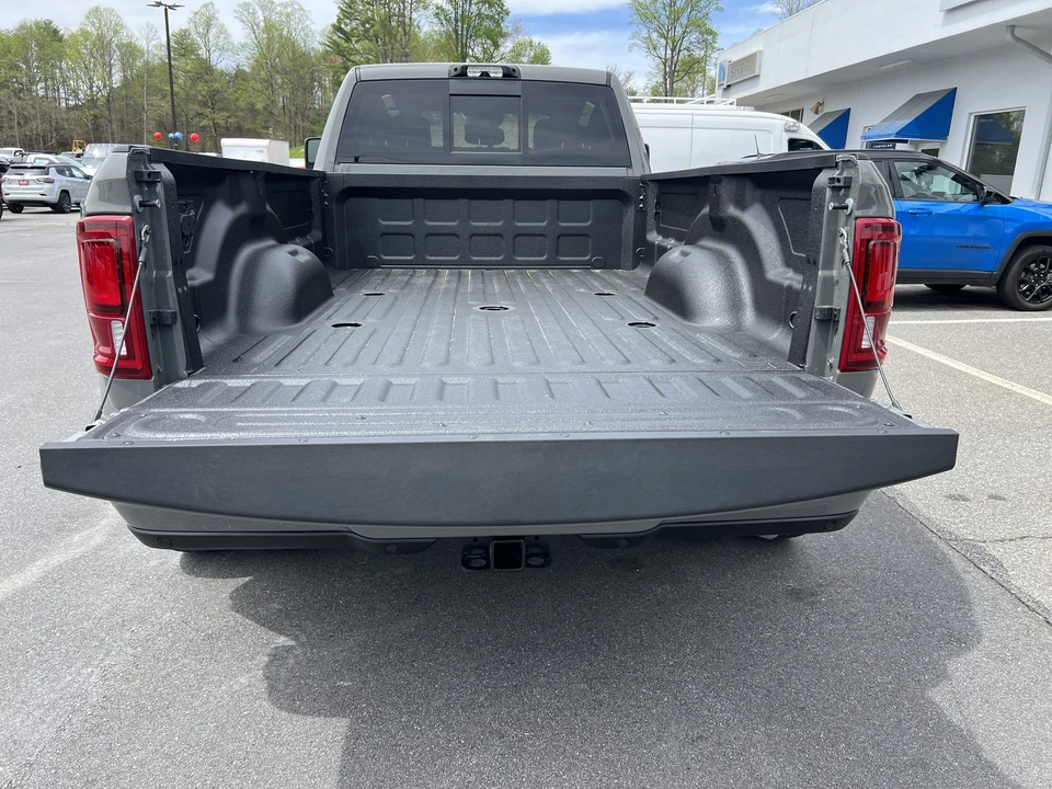 2026 Ram 3500 - Image 11 of 31