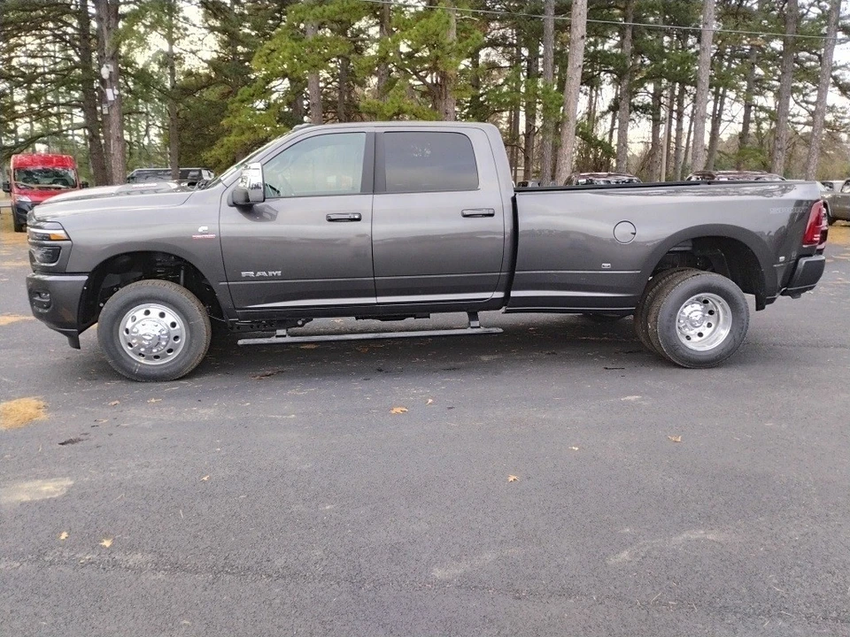 2026 Ram 3500 - Image 8 of 12