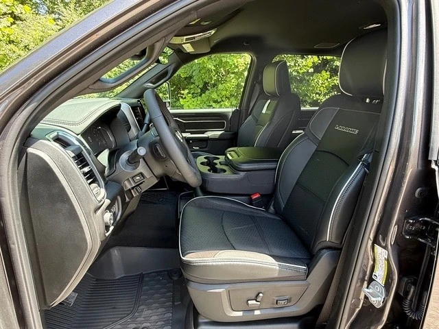 2026 Ram 3500 - Image 14 of 31