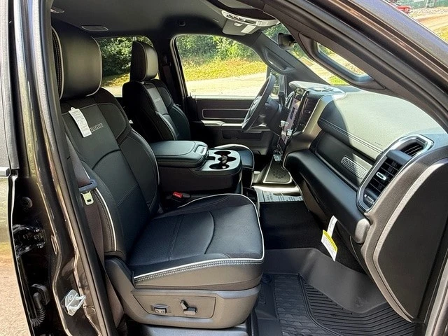 2026 Ram 3500 - Image 21 of 31