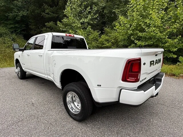 2026 Ram 3500 - Image 11 of 31