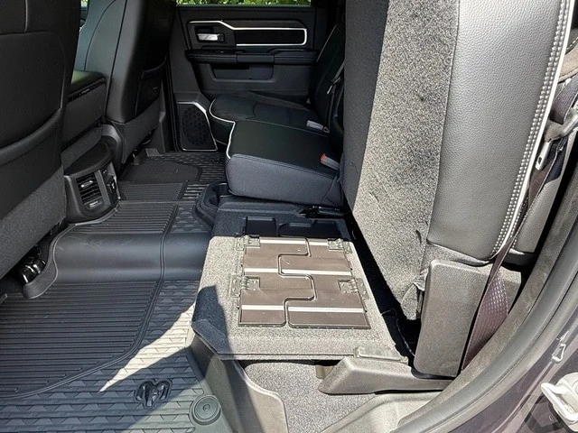 2026 Ram 3500 - Image 18 of 31