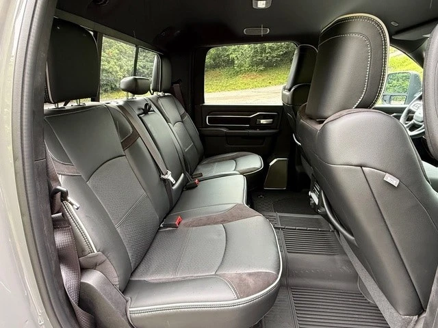 2026 Ram 3500 - Image 23 of 31