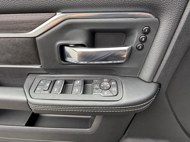 2026 Ram 3500 - Image 17 of 31