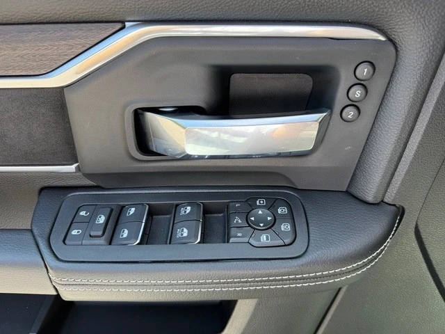 2026 Ram 3500 - Image 17 of 31