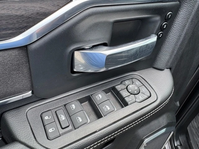 2026 Ram 3500 - Image 14 of 31