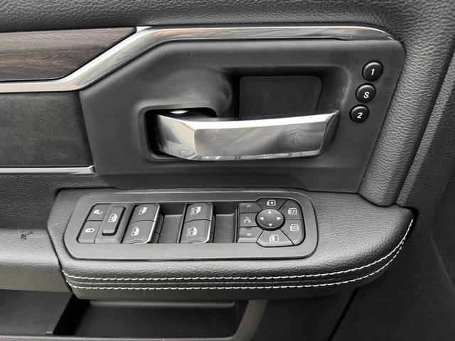 2026 Ram 3500 - Image 16 of 31