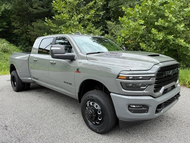 2026 Ram 3500 - Image 5 of 31