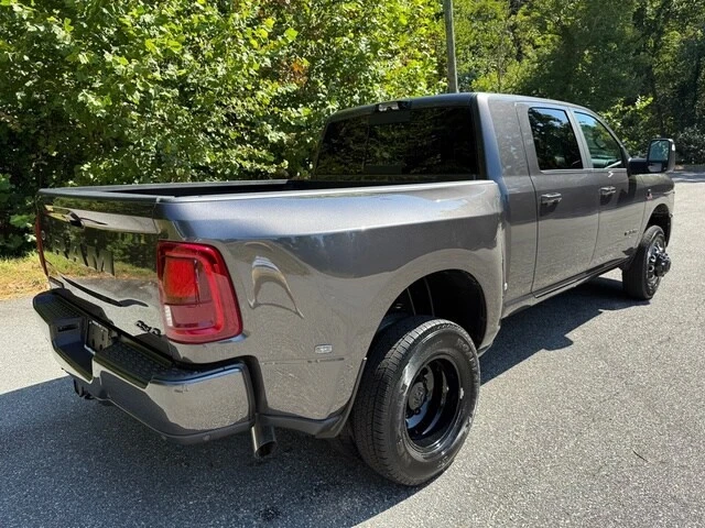 2026 Ram 3500 - Image 7 of 31