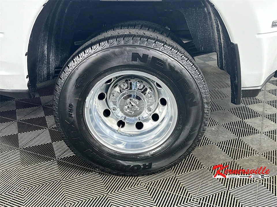 2026 Ram 3500 - Image 17 of 21