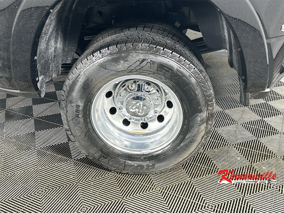 2026 Ram 3500 - Image 17 of 21