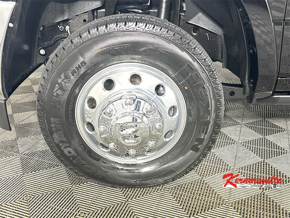 2026 Ram 3500 - Image 17 of 21