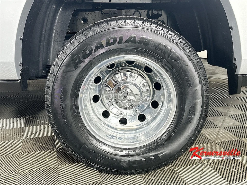 2026 Ram 3500 - Image 17 of 21