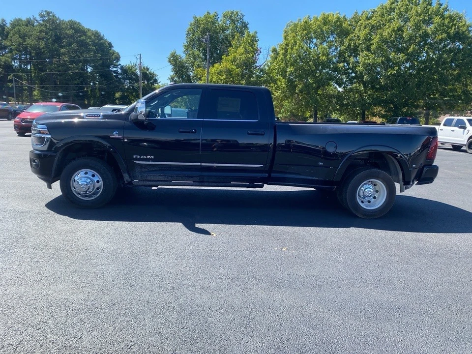 2026 Ram 3500 - Image 9 of 12