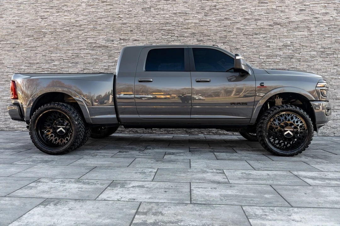 2026 Ram 3500 - Image 18 of 31