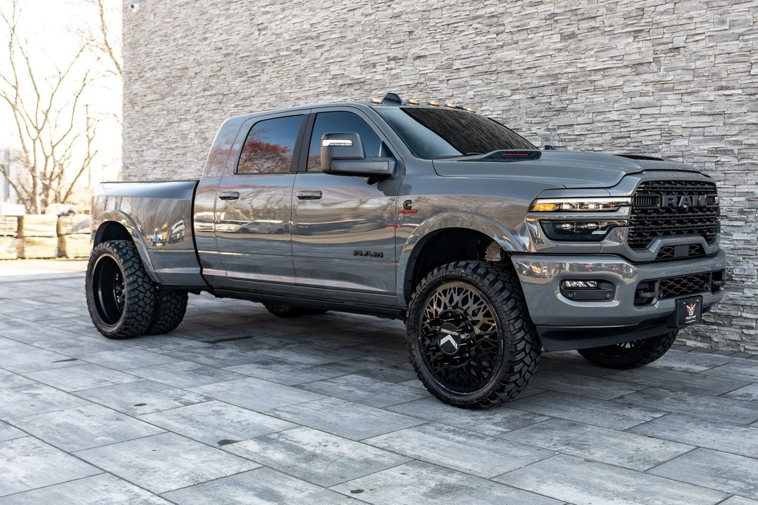 2026 Ram 3500 - Image 16 of 31