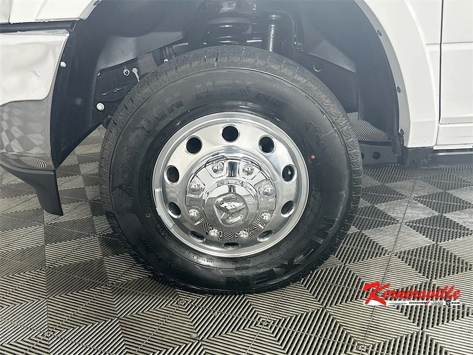 2026 Ram 3500 - Image 17 of 21