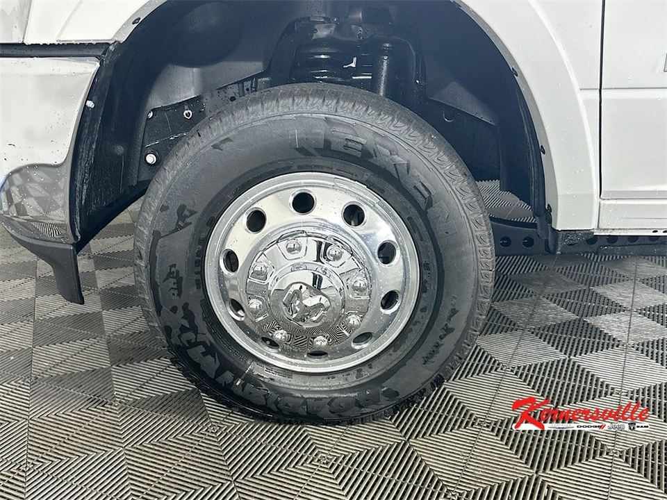 2026 Ram 3500 - Image 17 of 21
