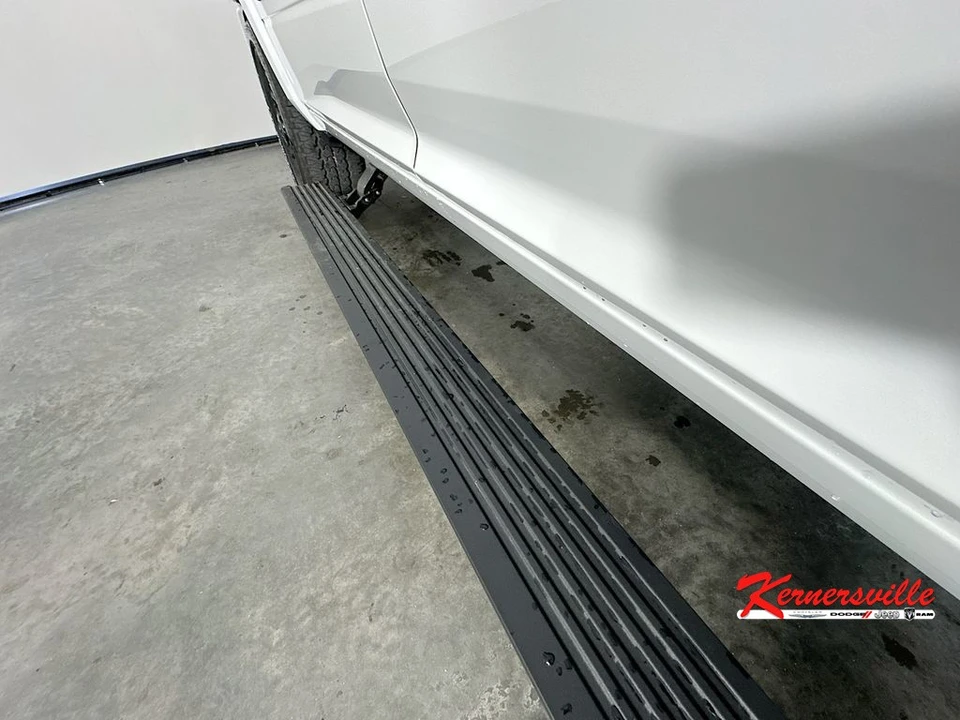 2026 Ram 3500 - Image 21 of 23
