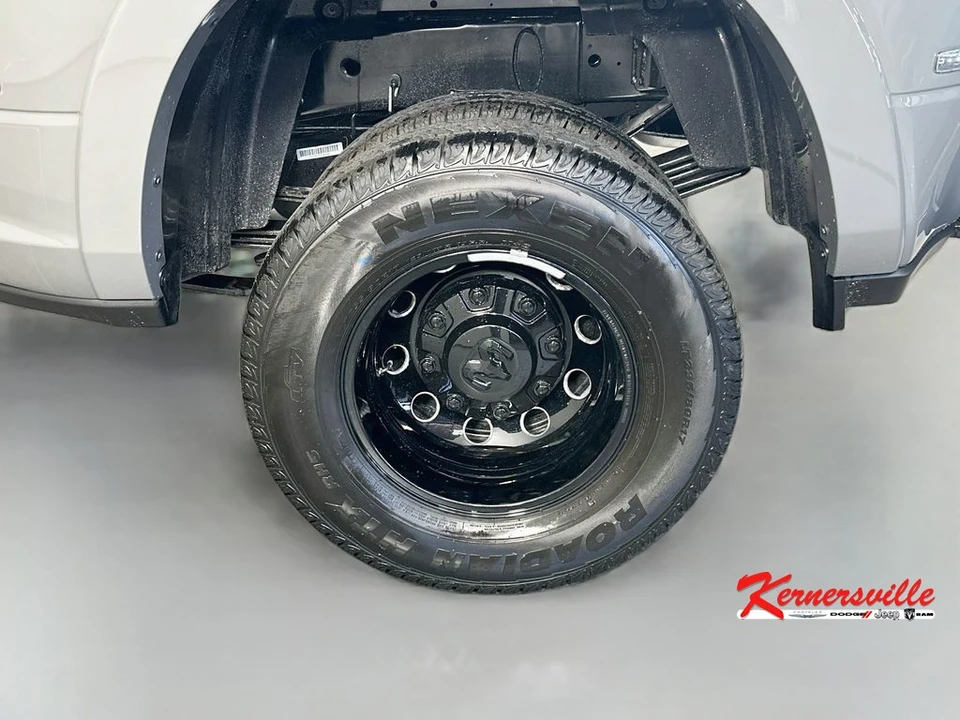 2026 Ram 3500 - Image 17 of 21