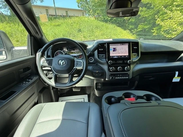 2026 Ram 3500 - Image 14 of 31