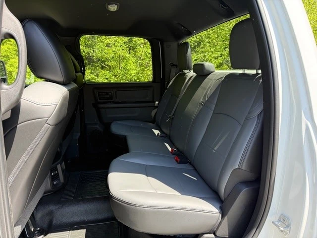 2026 Ram 3500 - Image 17 of 31