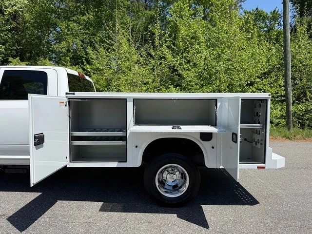 2026 Ram 3500 - Image 12 of 31