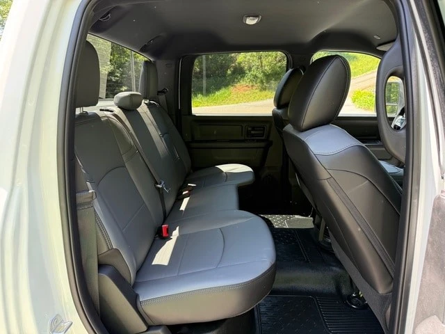 2026 Ram 3500 - Image 18 of 31