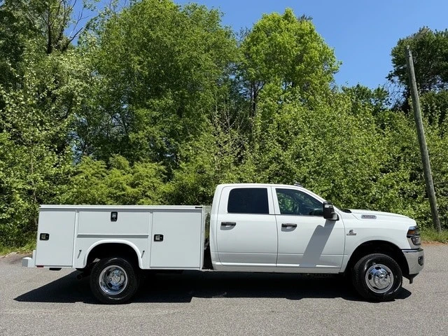 2026 Ram 3500 - Image 6 of 31
