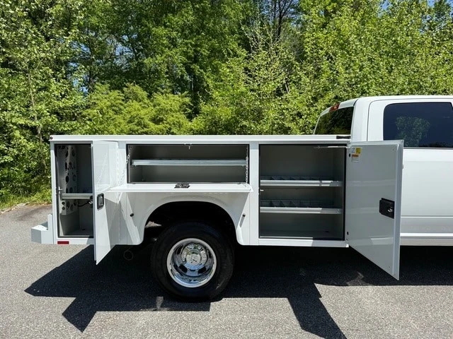 2026 Ram 3500 - Image 7 of 31