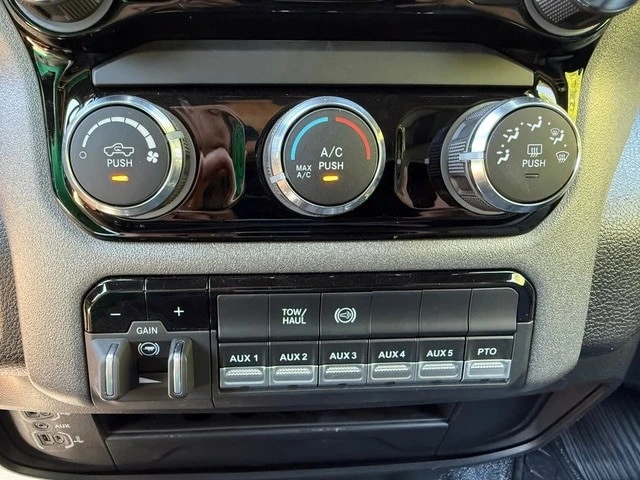 2026 Ram 3500 - Image 26 of 31