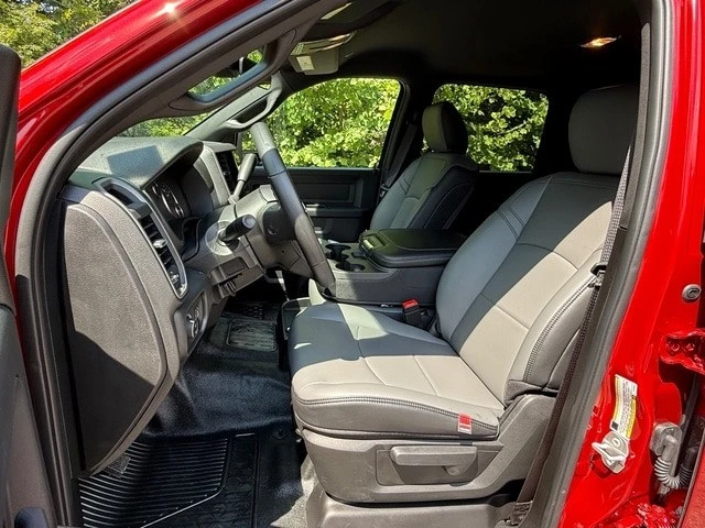 2026 Ram 3500 - Image 14 of 30