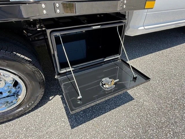 2026 Ram 3500 - Image 7 of 31