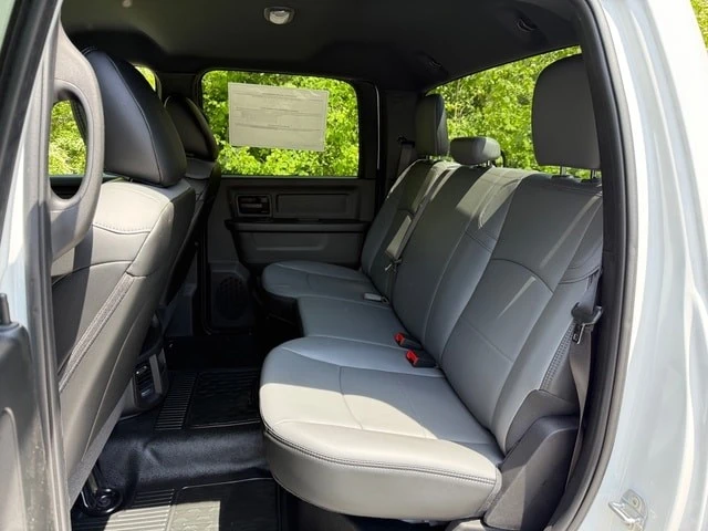 2026 Ram 3500 - Image 17 of 31