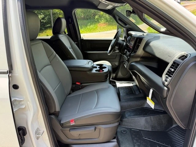 2026 Ram 3500 - Image 20 of 31