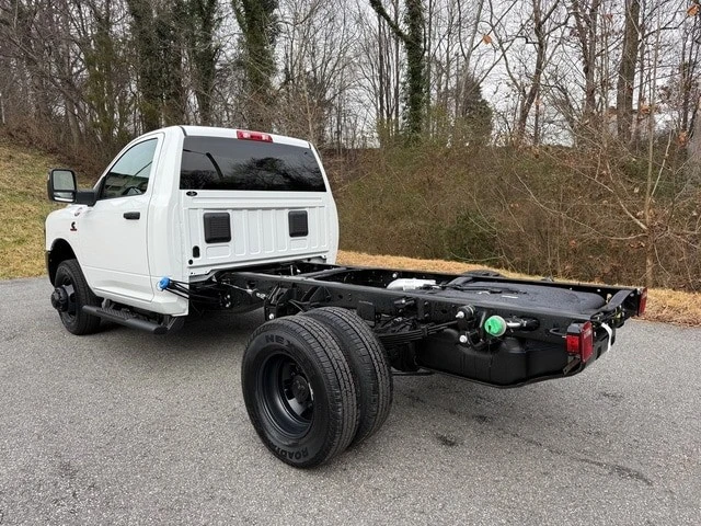 2026 Ram 3500 - Image 9 of 21